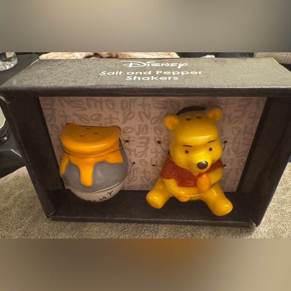 Disney Winnie the Pooh Salt and Pepper Shakers